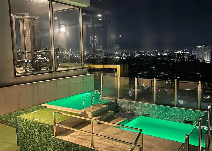 2 Bedroom Service In Quezon شقة