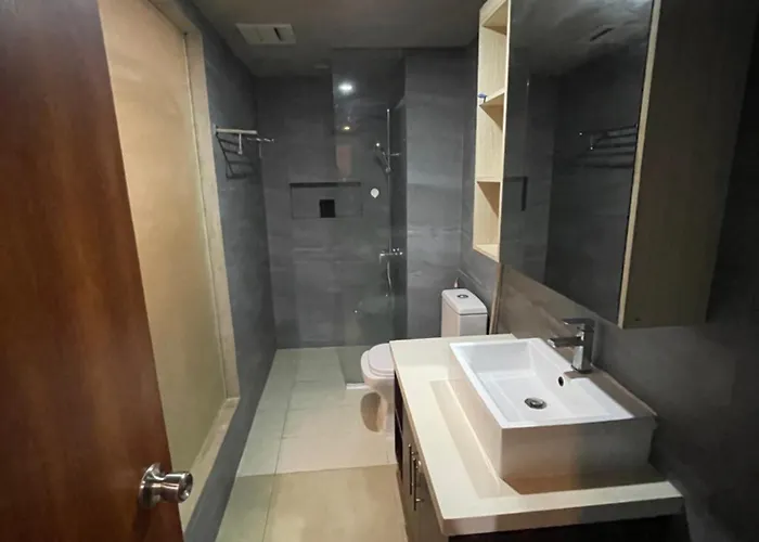 2 Bedroom Service In Quezon *