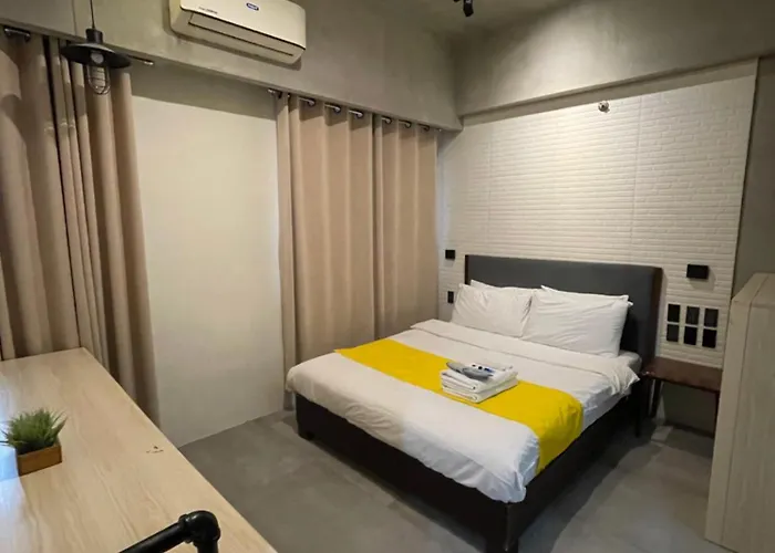 2 Bedroom Service In Quezon *