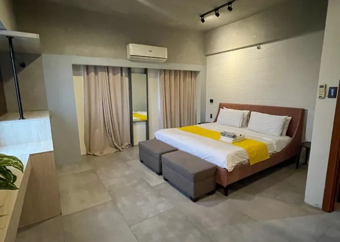 2 Bedroom Service In Quezon شقة